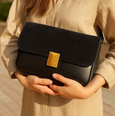 tructured Crossbody Handbag